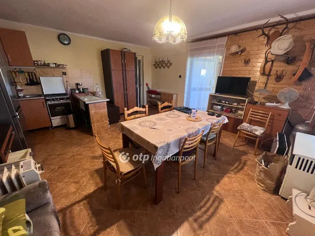 Eladó ház Tass 65 nm