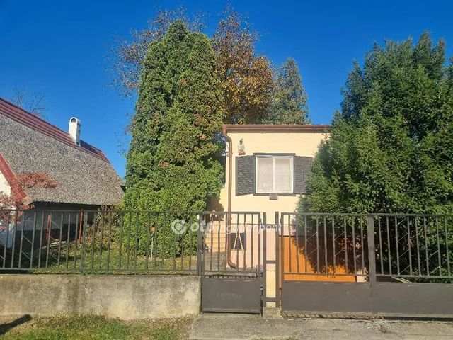 Eladó ház Tass 65 nm