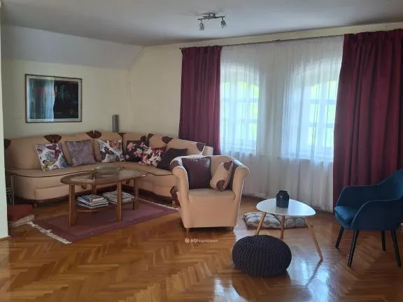 Eladó ház Veresegyház 252 nm