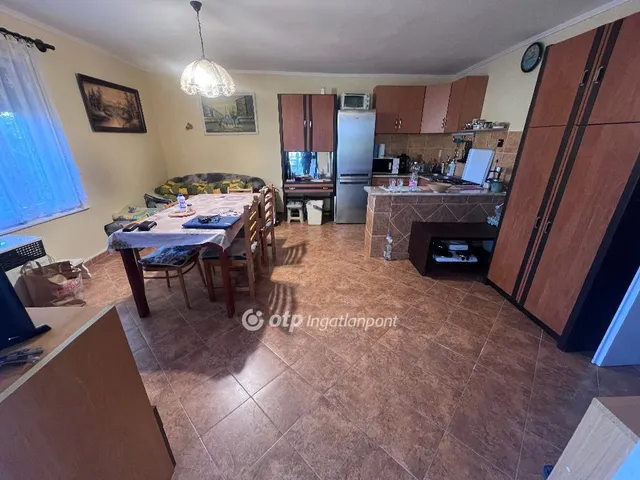 Eladó ház Tass 65 nm