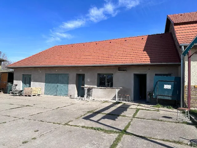 Eladó ház Majosháza 132 nm