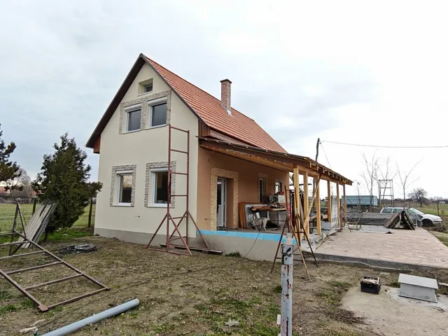 Eladó ház Dömsöd 288 nm