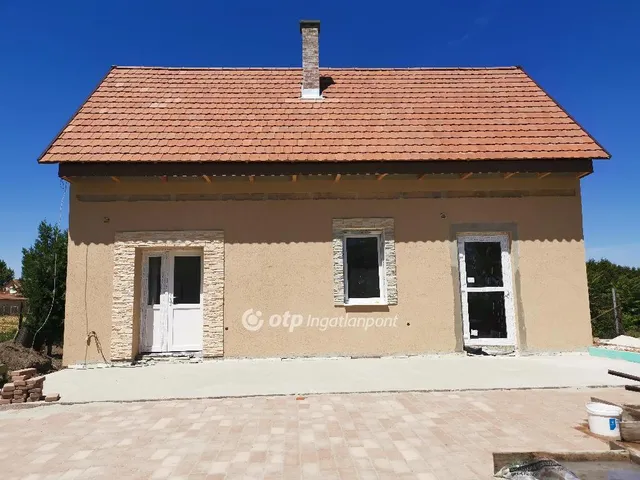 Eladó ház Dömsöd 288 nm