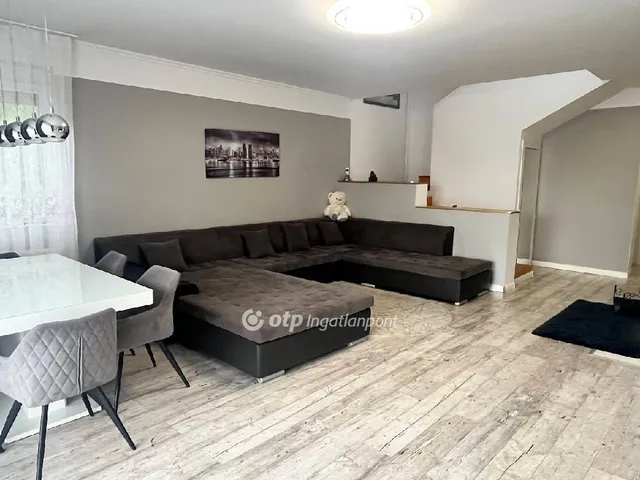 Eladó ház Halásztelek 200 nm