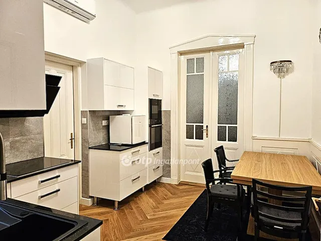 Eladó lakás Budapest V. kerület 92 nm