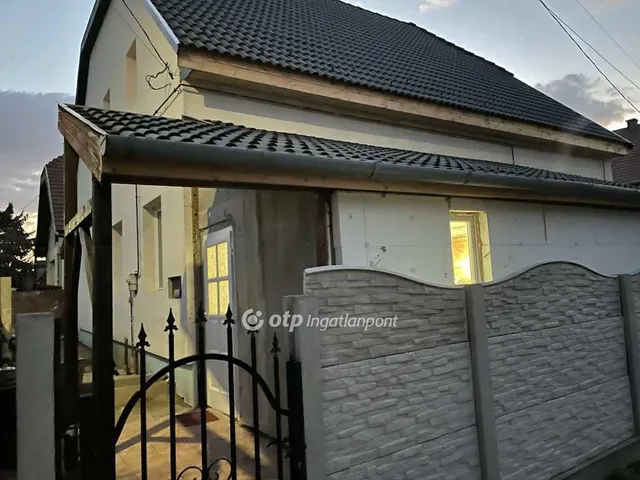 Eladó ház Szigethalom 220 nm