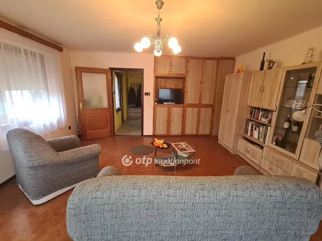 Eladó ház Áporka 102 nm