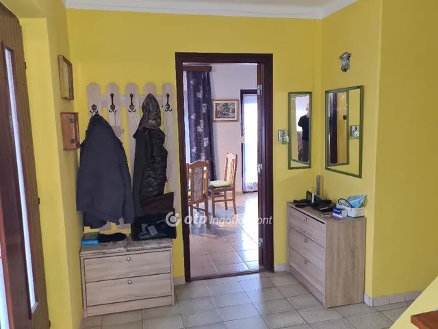 Eladó ház Áporka 102 nm