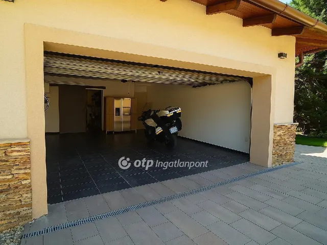 Eladó ház Érd 350 nm