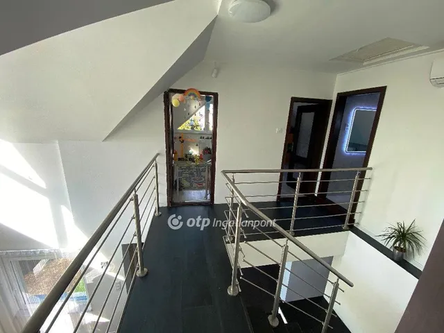 Eladó ház Szigetcsép 176 nm