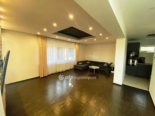 Eladó ház Szigetcsép 176 nm