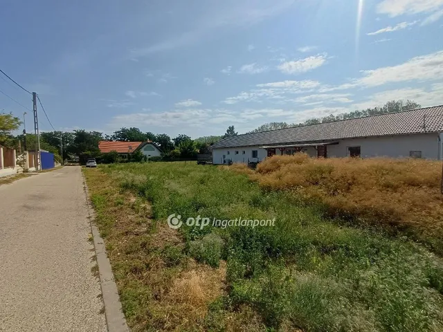 Eladó telek Bugyi 1087 nm