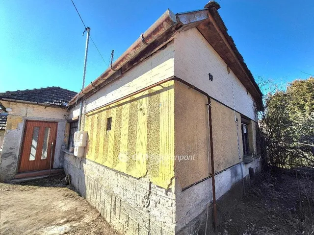 Eladó ház Cece 69 nm