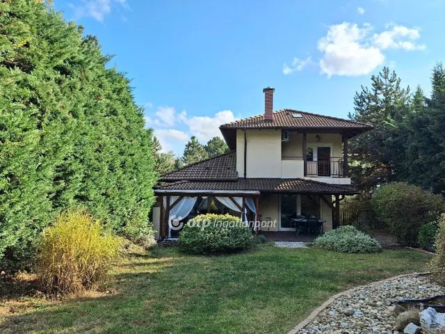 Eladó ház Érd 214 nm