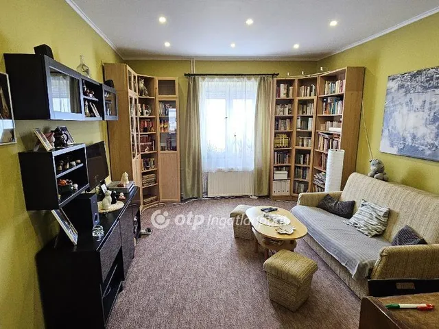 Eladó lakás Dunaújváros 122 nm