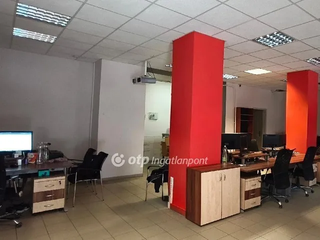 Eladó kereskedelmi és ipari ingatlan Dunaújváros 85 nm