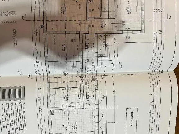 Eladó ház Nagyvenyim 340 nm