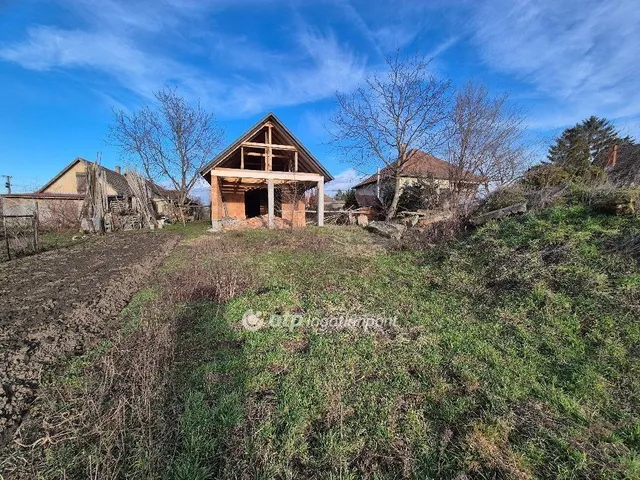 Eladó ház Cece 129 nm