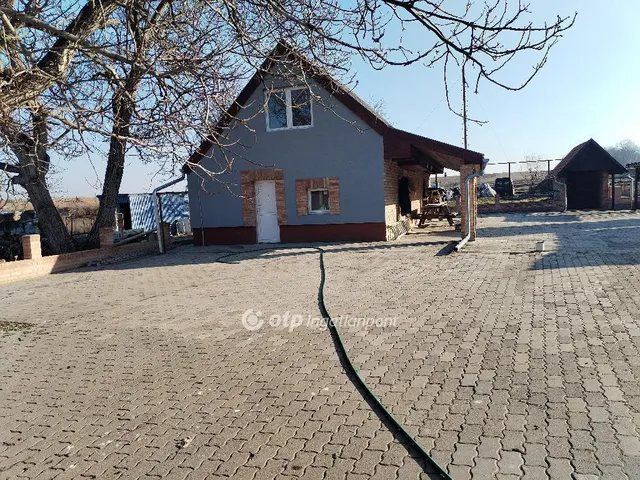 Eladó ház Dunaújváros 80 nm