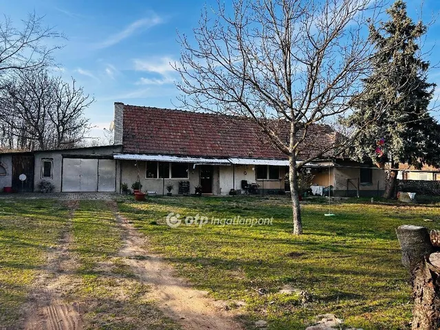 Eladó ház Paks 130 nm