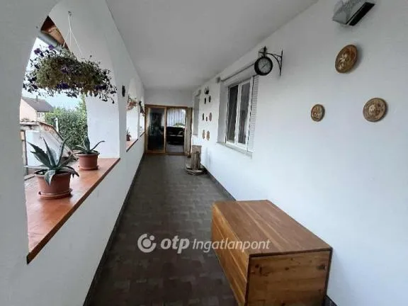 Eladó ház Nagyvenyim 340 nm