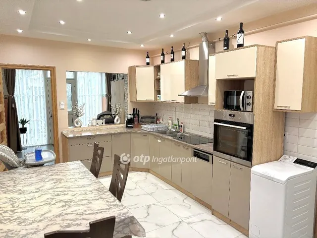 Eladó lakás Paks 80 nm