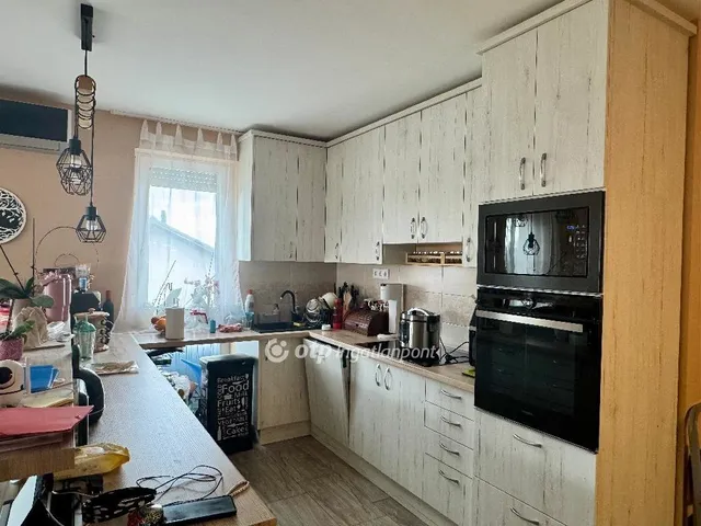 Eladó lakás Szabadbattyán 81 nm