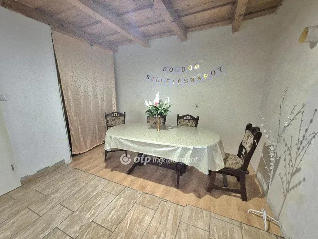 Eladó ház Cece 58 nm