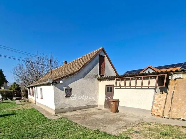 Eladó ház Nagyvenyim 64 nm