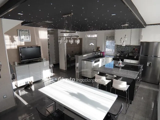 Eladó ház Ercsi 189 nm