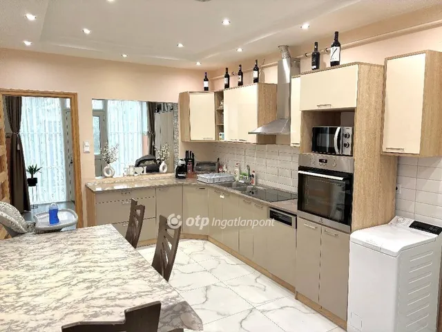 Eladó lakás Paks 80 nm