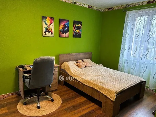 Eladó lakás Paks 80 nm