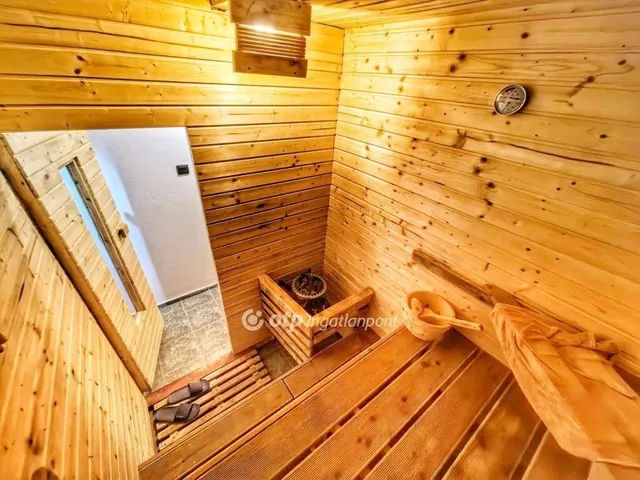 Eladó ház Nagyvenyim 406 nm