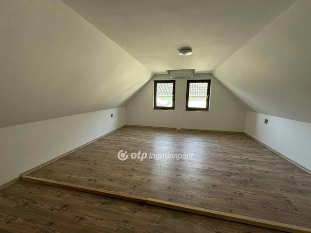 Eladó ház Tolna 162 nm