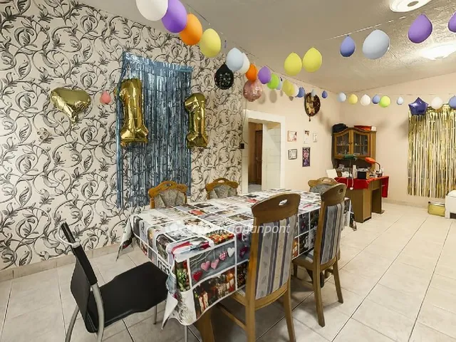 Eladó ház Tolna 255 nm