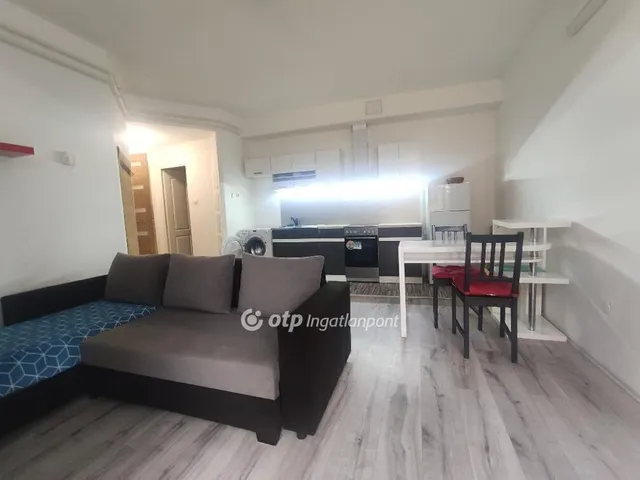 Eladó lakás Pécs 98 nm