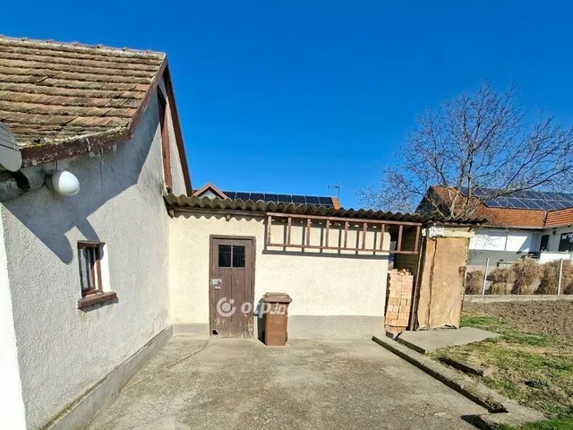 Eladó ház Nagyvenyim 64 nm