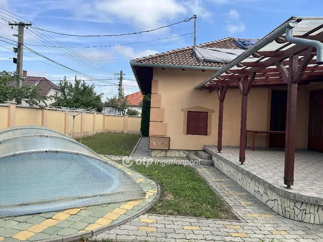 Eladó ház Szekszárd 140 nm