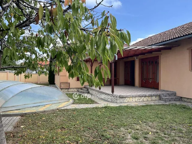 Eladó ház Szekszárd 140 nm