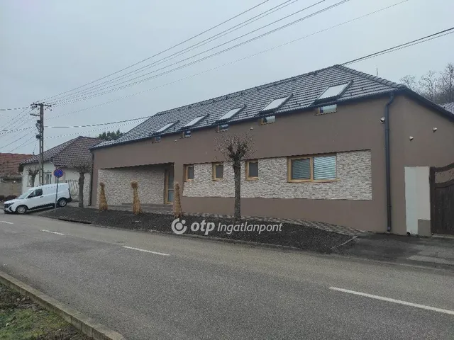 Eladó lakás Szekszárd 77 nm