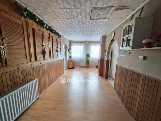 Eladó ház Ráckeresztúr 220 nm