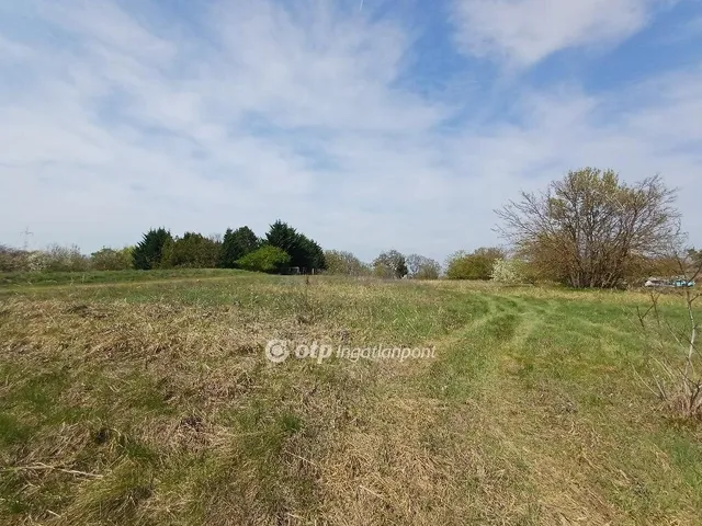 Eladó telek Taksony 4440 nm