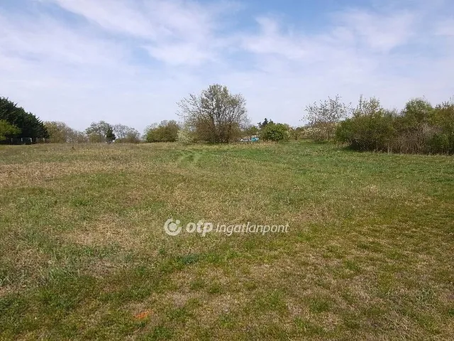 Eladó telek Taksony 4440 nm