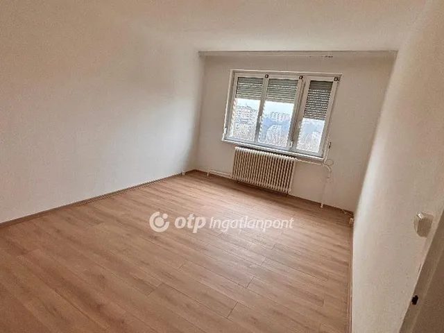 Eladó lakás Dunaújváros 35 nm