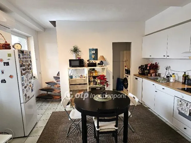 Eladó lakás Dunaújváros 122 nm