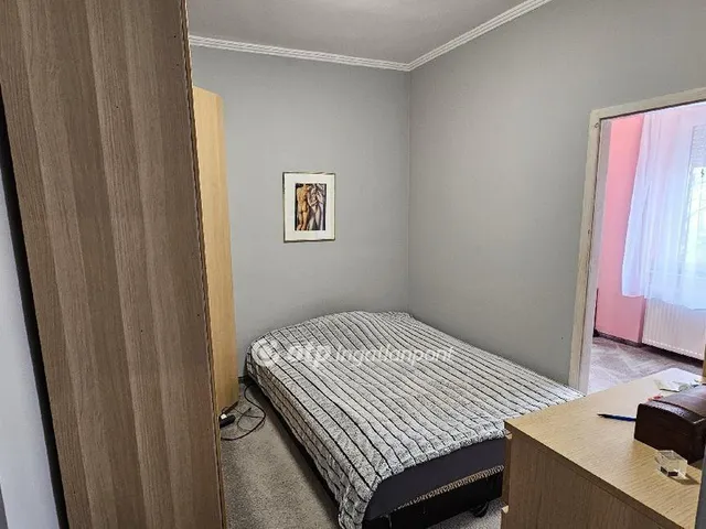 Eladó lakás Dunaújváros 122 nm