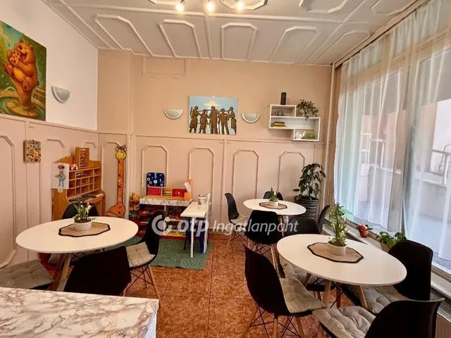 Eladó kereskedelmi és ipari ingatlan Dunaújváros 82 nm