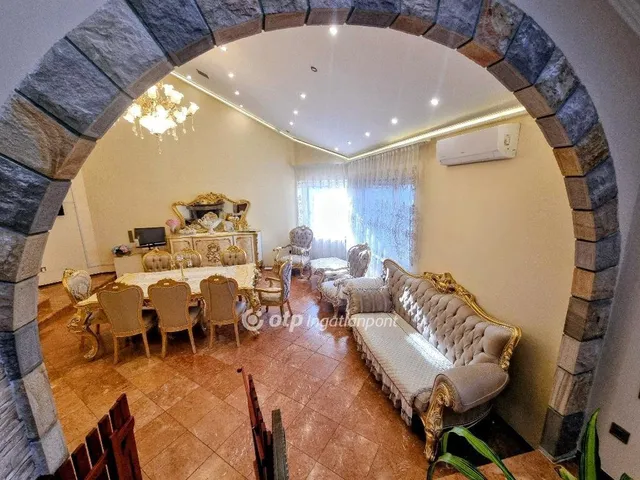 Eladó ház Budapest XVII. kerület 350 nm