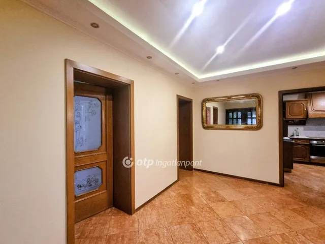 Eladó ház Budapest XVII. kerület 350 nm