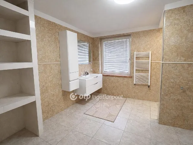 Eladó ház Budapest XVII. kerület 350 nm